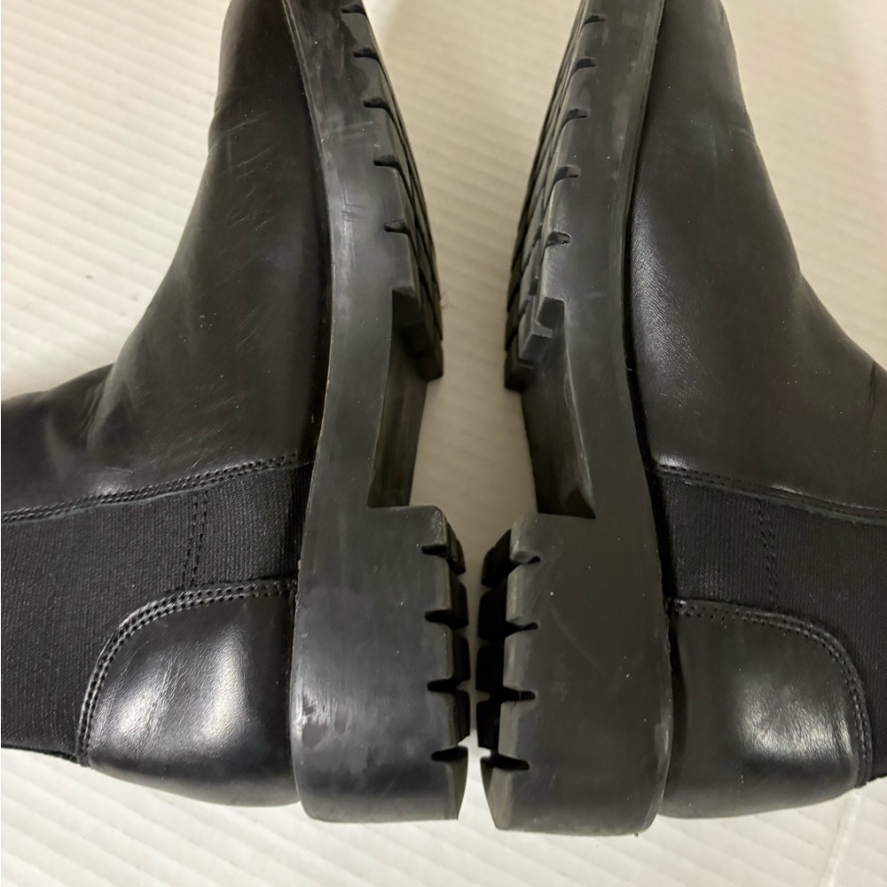 Steve Madden Black  Women's 7 Leather Pull On Chelsea Boots